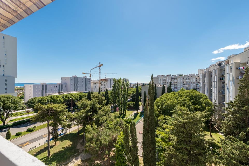Neighbourhood, City view