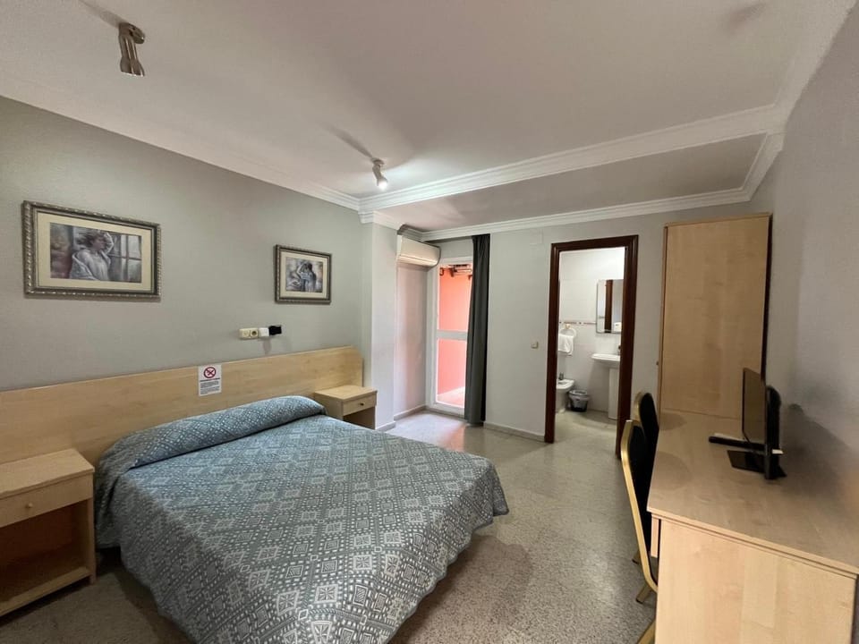 Hostal Blumen Bed and Breakfast in Algeciras