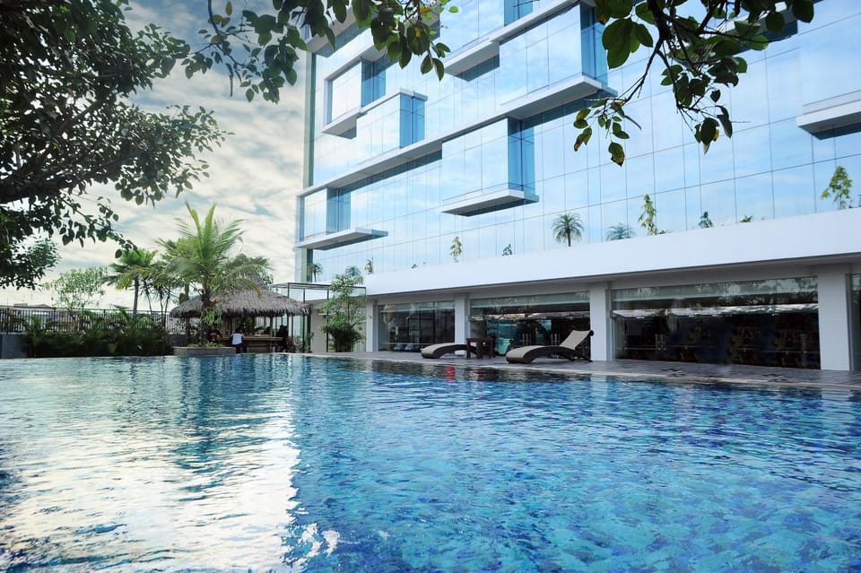 Swimming pool, Swimming pool