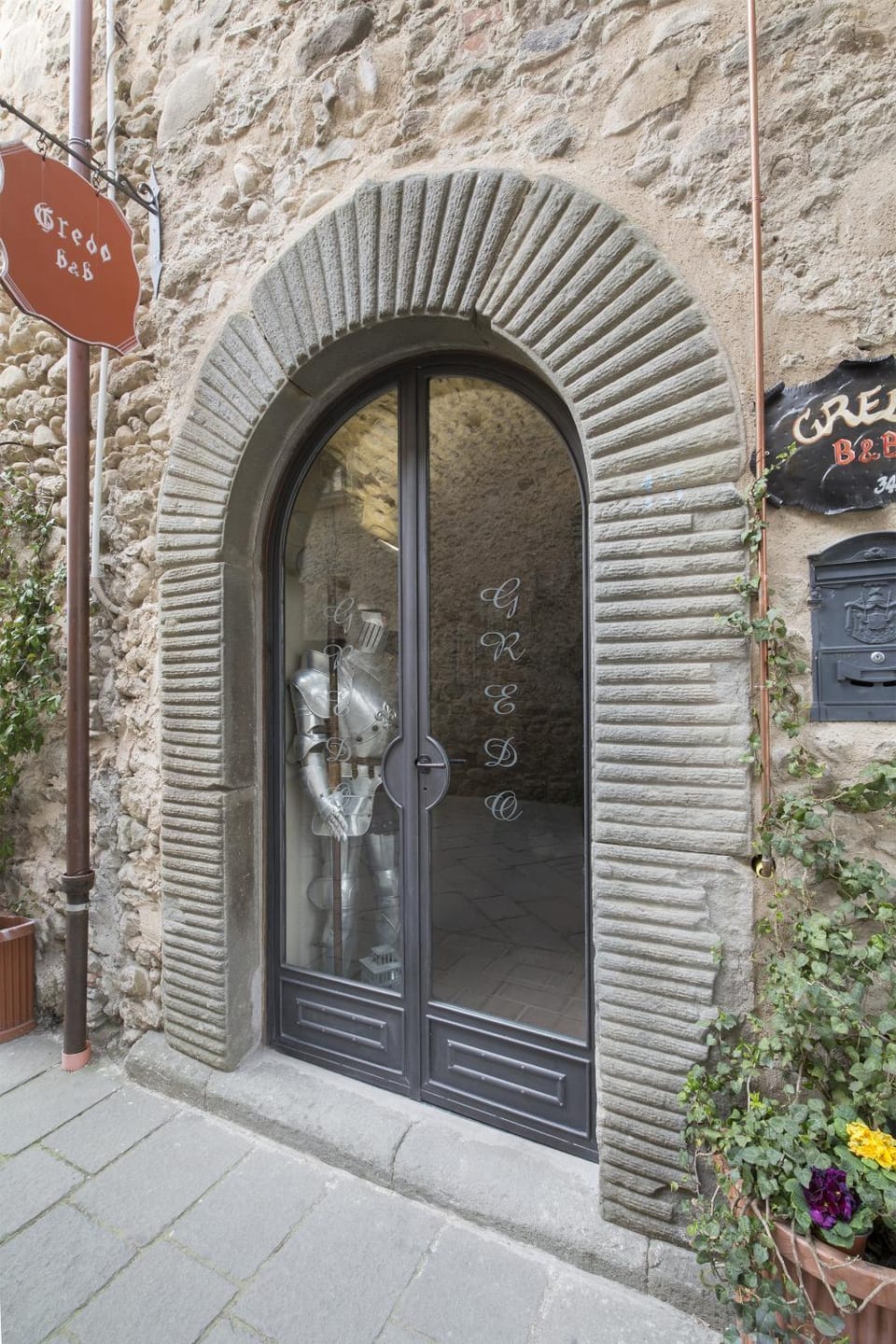 Facade/entrance