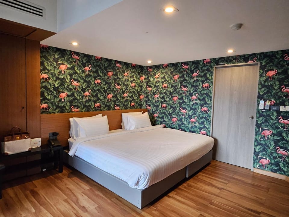Bed, Bedroom, air conditioner