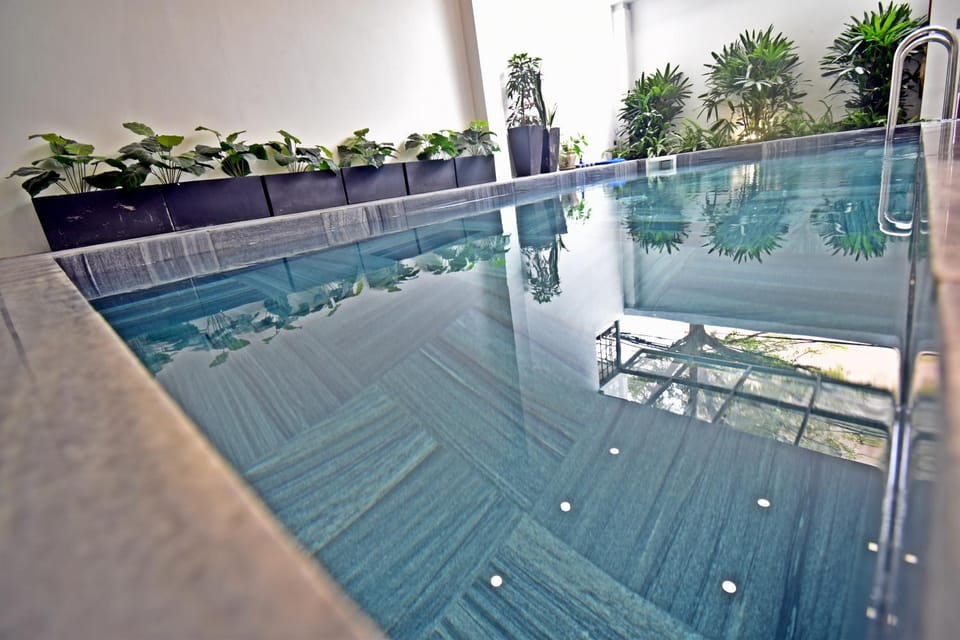 Swimming pool, Swimming pool