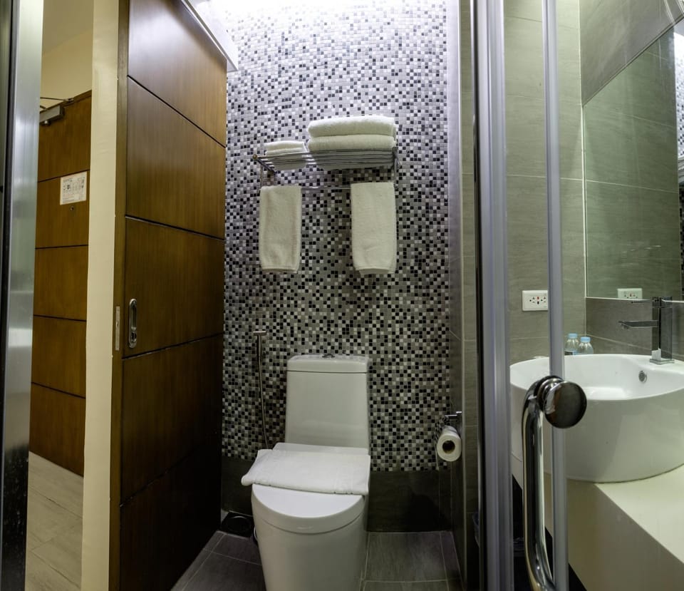 Toilet, Bathroom