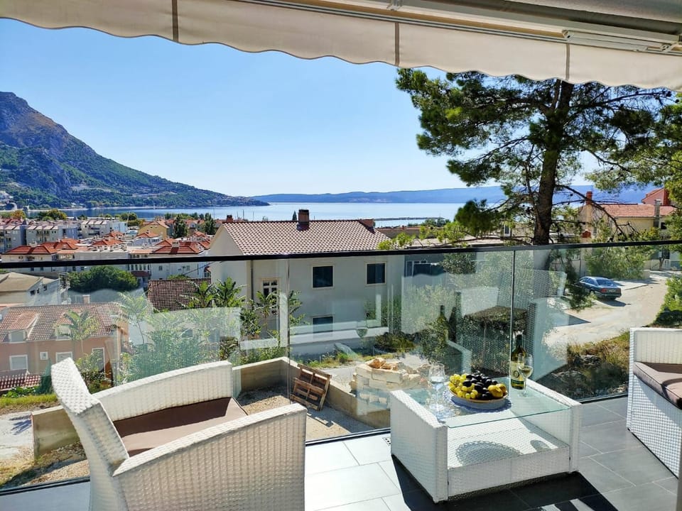 Natural landscape, View (from property/room), Balcony/Terrace, Mountain view, Sea view
