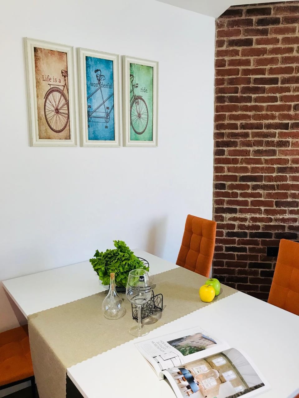 Kitchen or kitchenette, Living room, Dining area