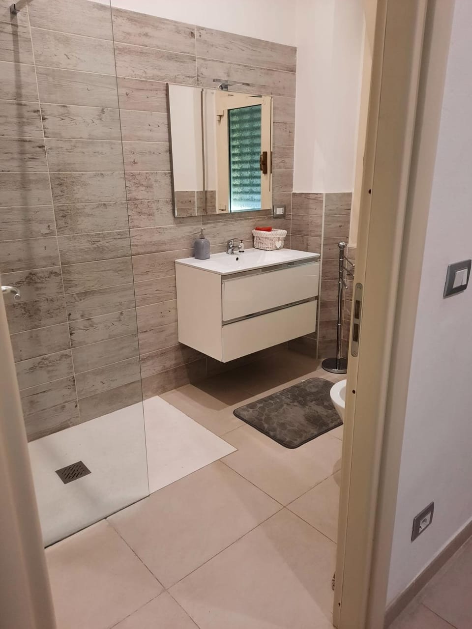 Shower, Bathroom