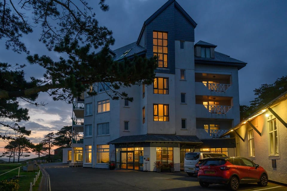 Property building, Night