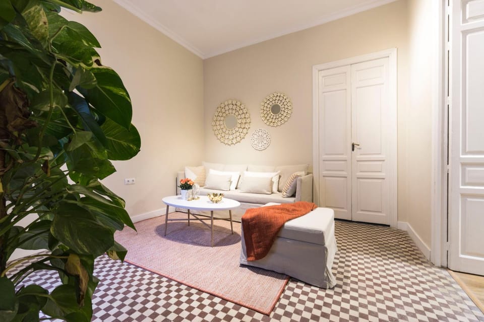 Bed, Living room, Seating area