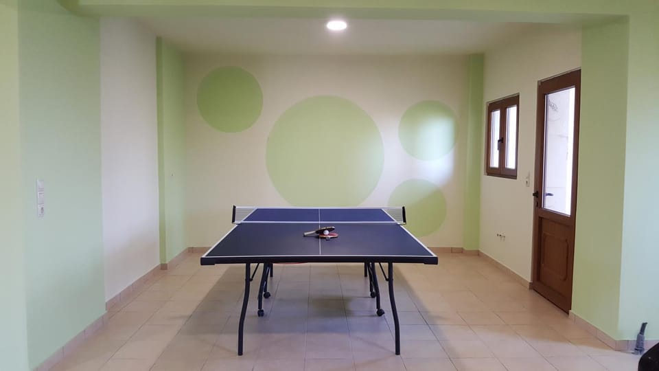 Table tennis