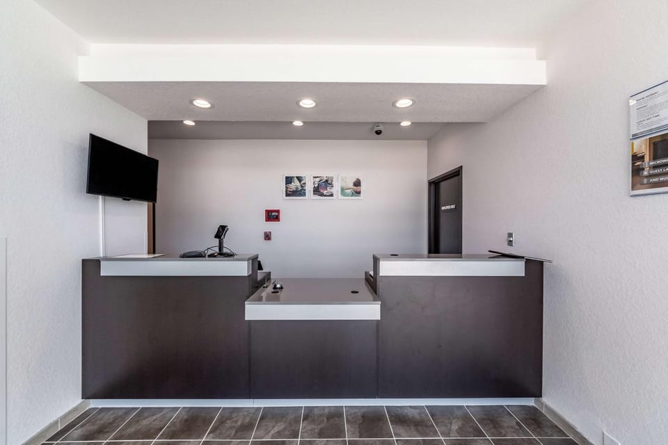 TV and multimedia, Lobby or reception, On site