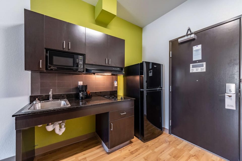 Kitchen or kitchenette, Photo of the whole room, On site
