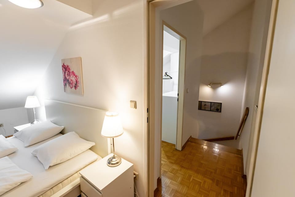Duplex Apartment - 3 Bedrooms - Bright Living Room Apartment in Vienna