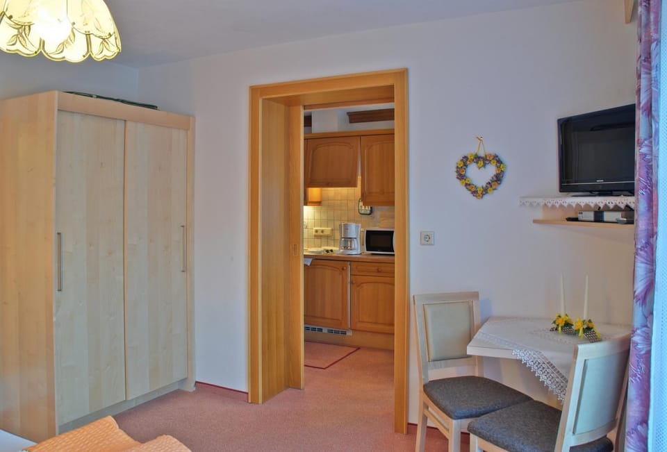 Gästehaus Resi Bed and Breakfast in Tyrol