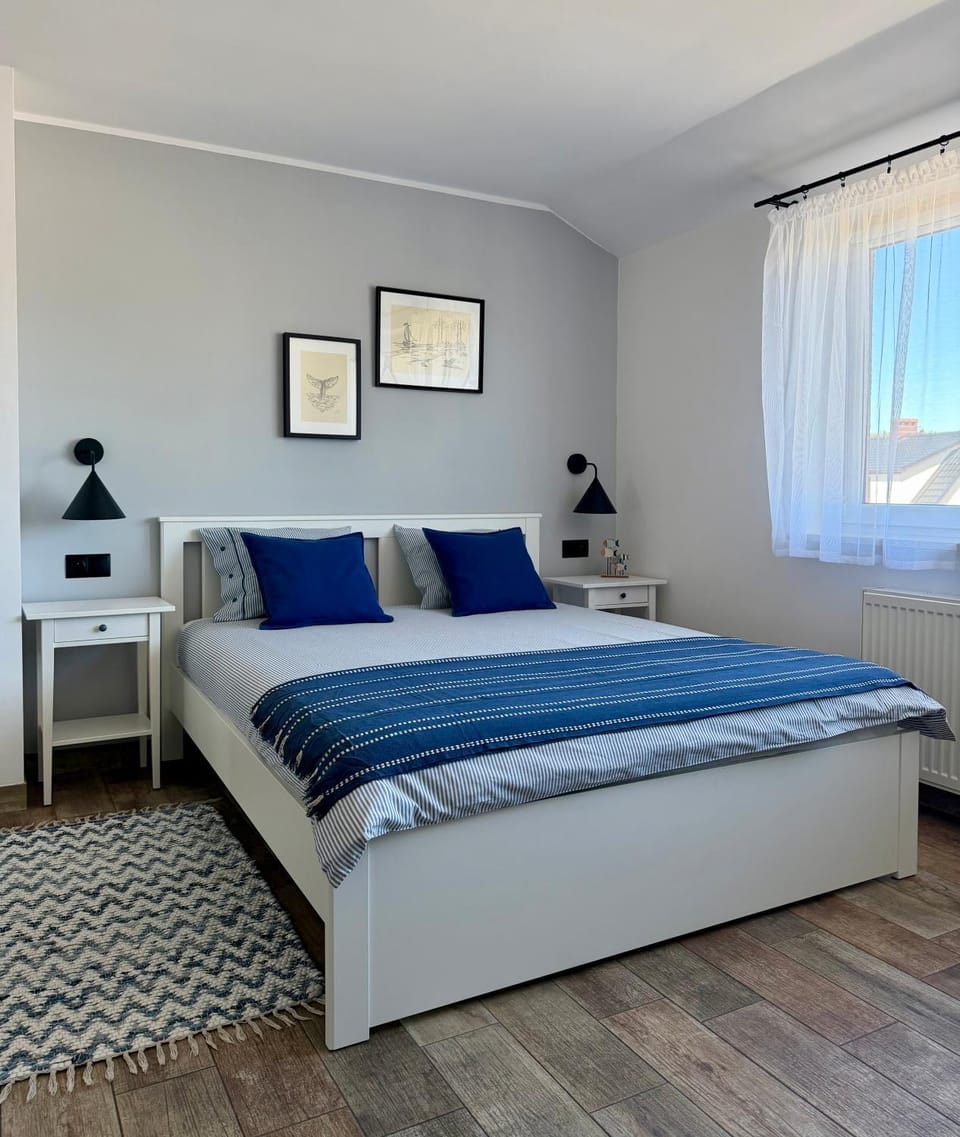 Bed, Photo of the whole room, Decorative detail