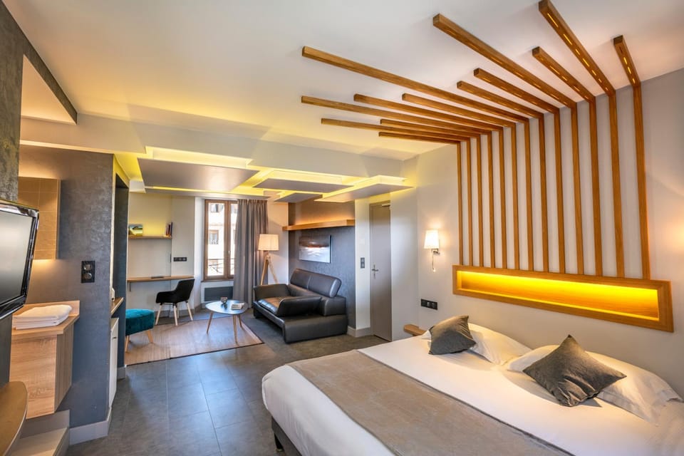 Living room, Photo of the whole room