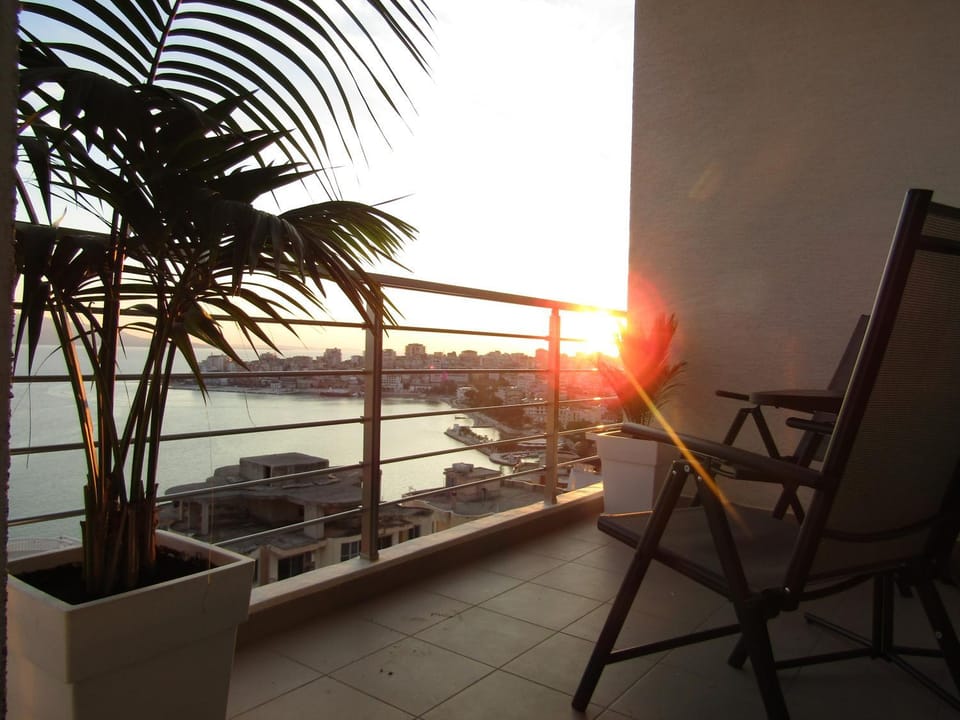 Balcony/Terrace, City view, Sea view