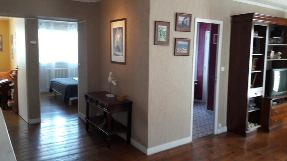 Library, Living room