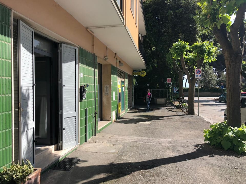 Property building, Facade/entrance, Neighbourhood