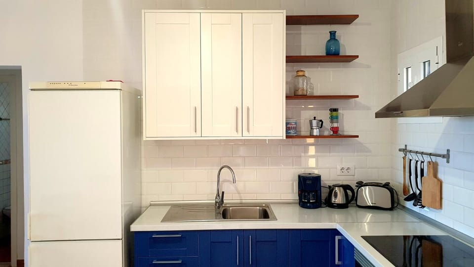 Kitchen or kitchenette, minibar, pet friendly, stove, toaster