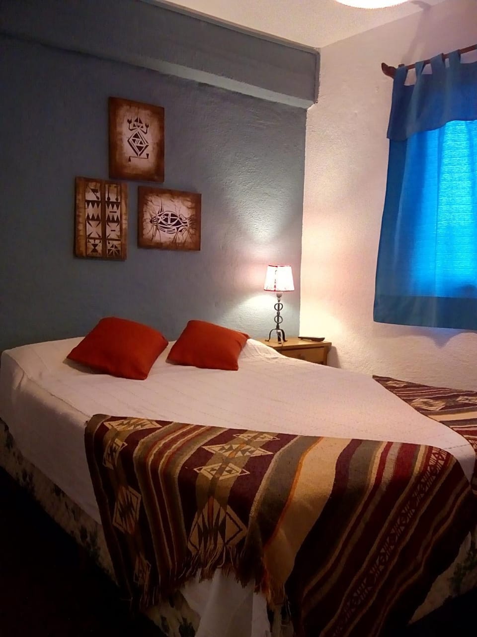 Bed, Photo of the whole room, Decorative detail