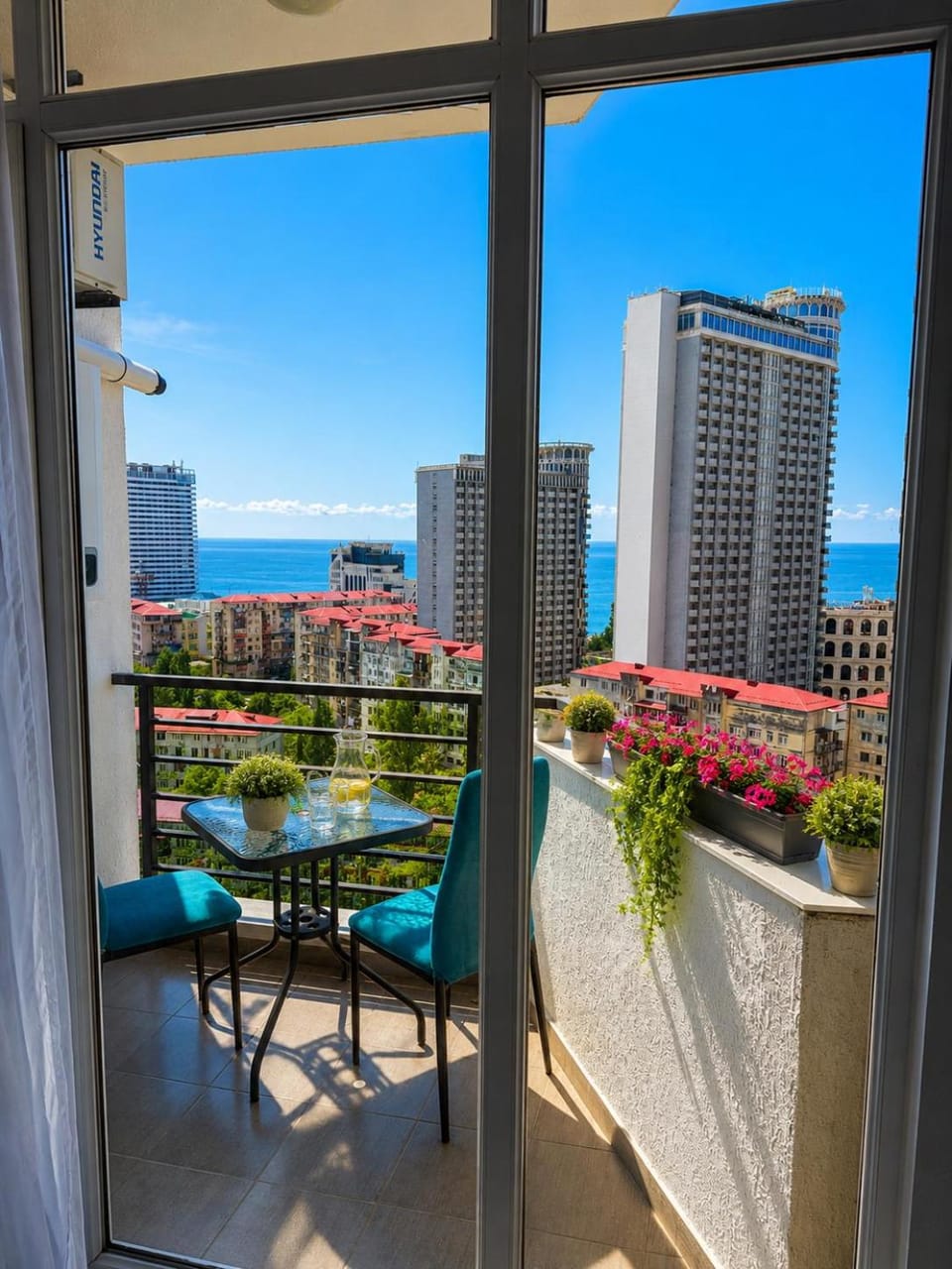 Day, Natural landscape, View (from property/room), Balcony/Terrace, Dining area, City view, Sea view