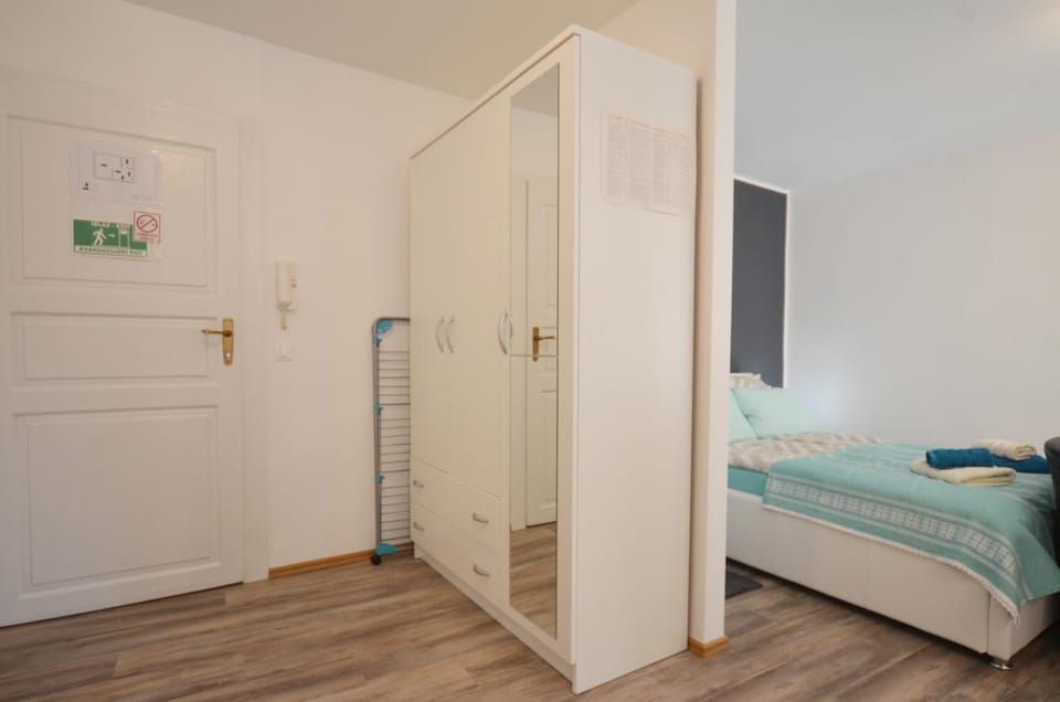 Bed, Bedroom, wardrobe