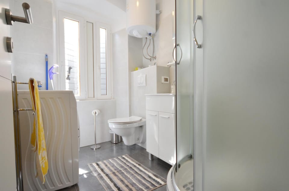 Toilet, Bathroom