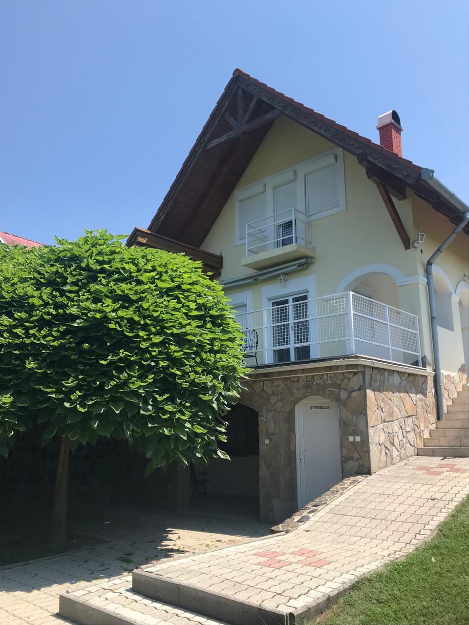 Farkas Apartman Rezi House in Hungary