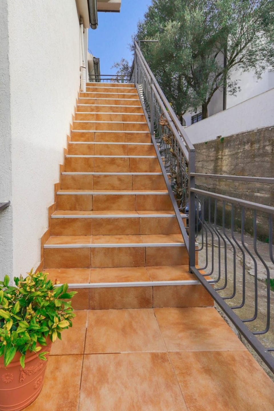 Apartment Mirjana Bed and Breakfast in Kotor Municipality