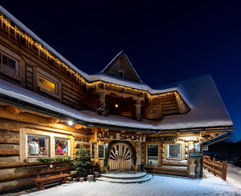 Property building, Facade/entrance, Winter, Sports