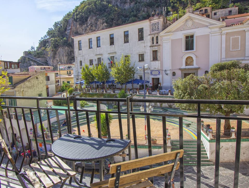 Balcony/Terrace, City view, Street view
