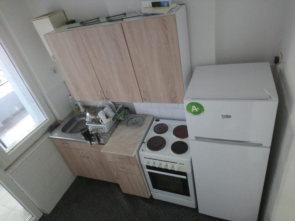 dishwasher, oven