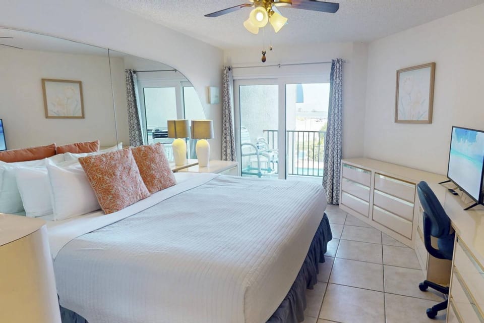 105 - Caprice Resort House in Treasure Island