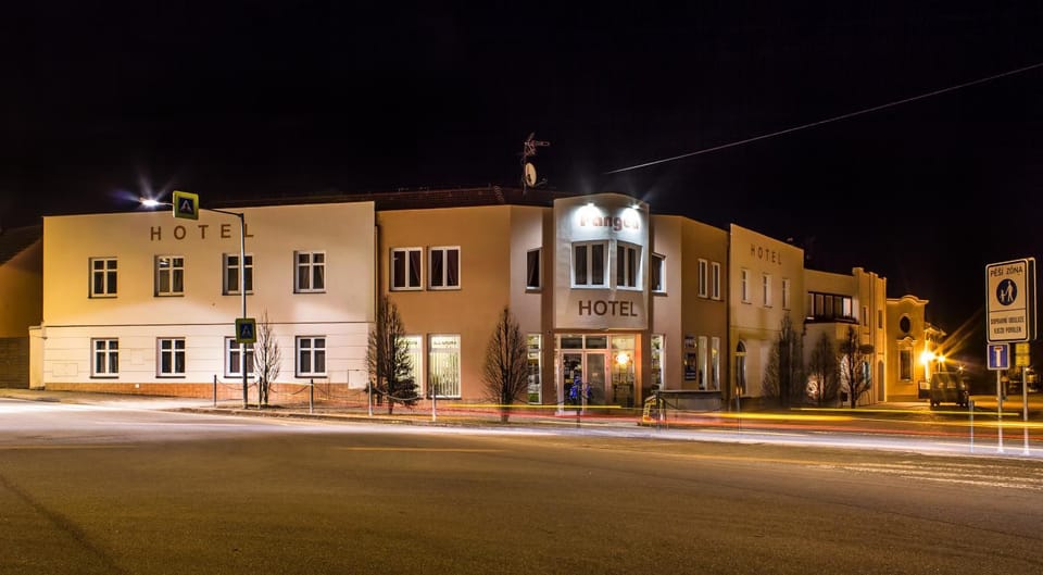 Facade/entrance, Off site