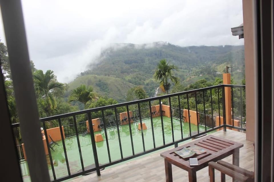 Balcony/Terrace, Mountain view