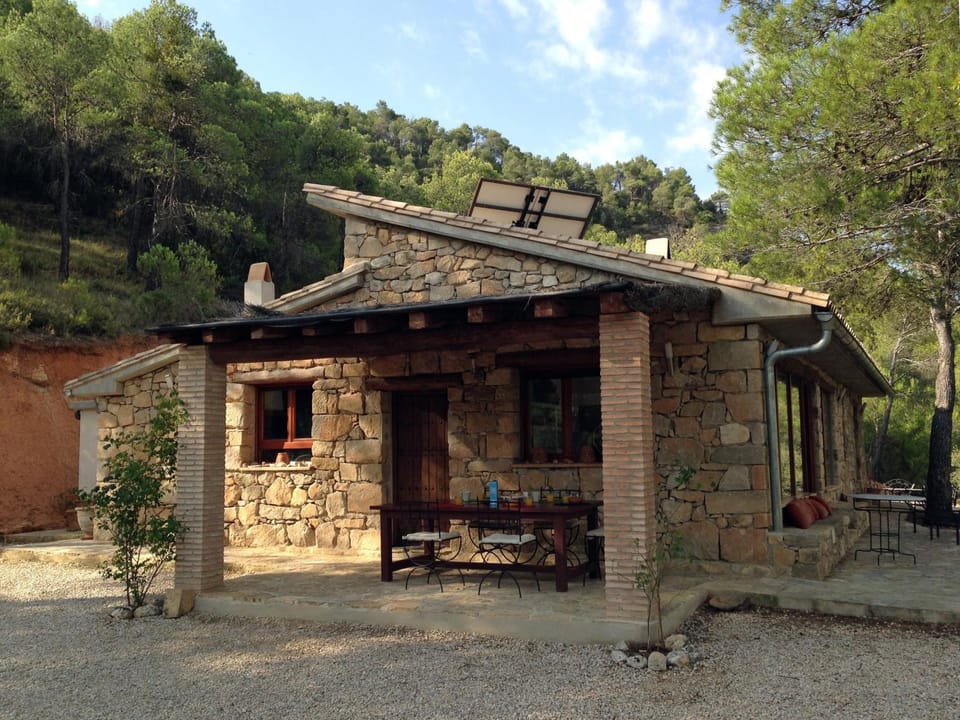 Facade/entrance, Balcony/Terrace, Mountain view