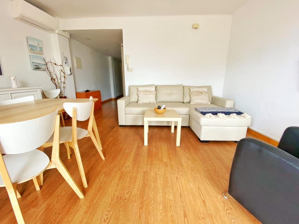 Communal lounge/ TV room, Living room, Seating area, Sea view