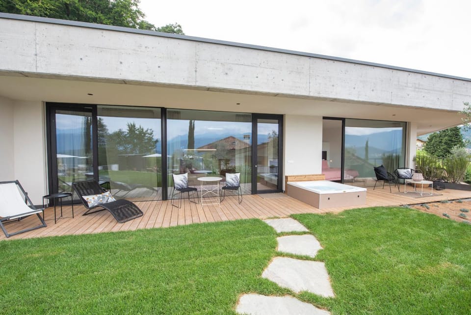 Garden, Balcony/Terrace