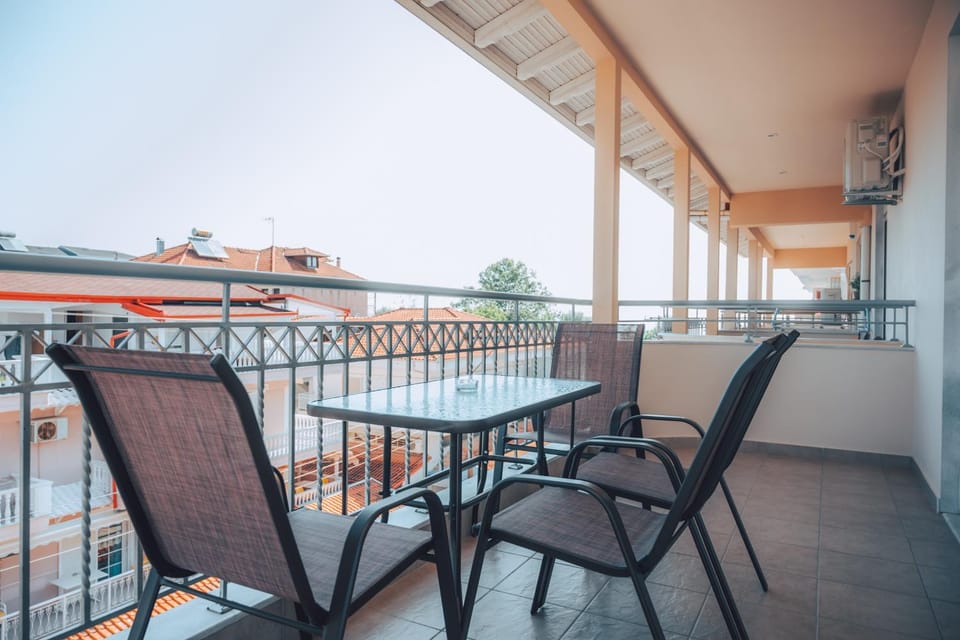 View (from property/room), Balcony/Terrace, Seating area