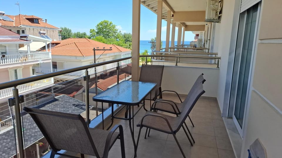 View (from property/room), Balcony/Terrace, Seating area
