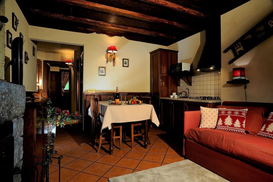 Living room, Dining area