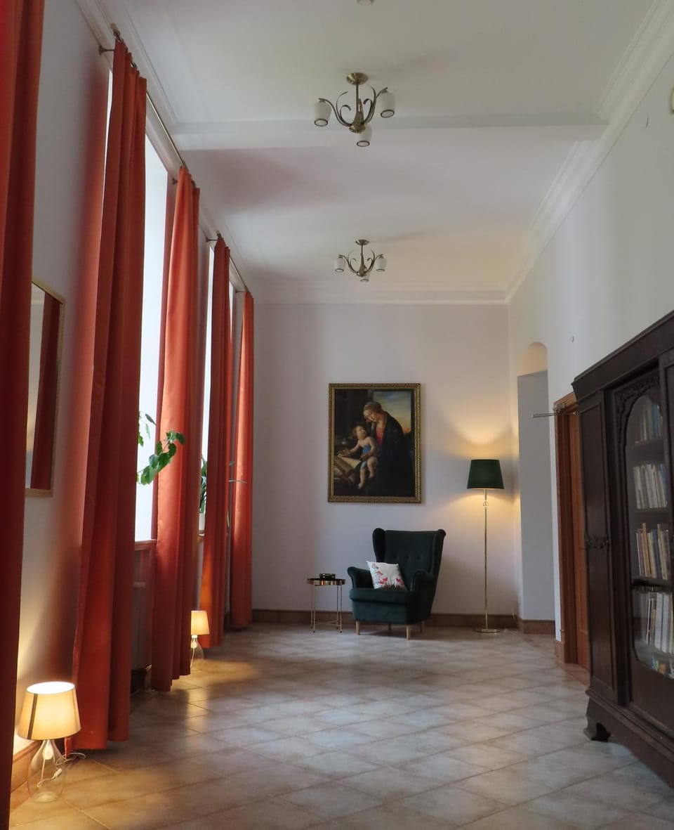 Library, Seating area