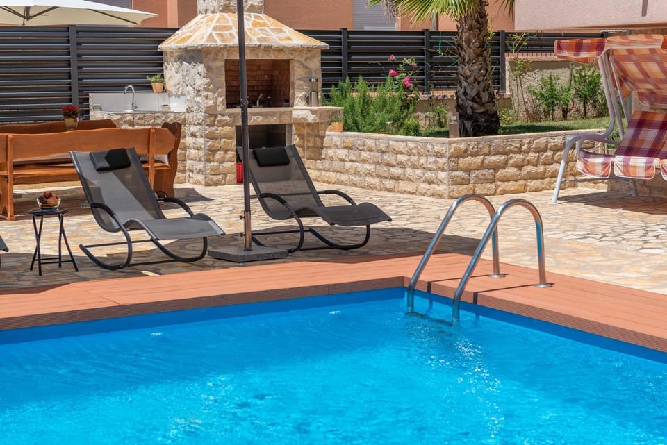 BBQ facilities, Swimming pool