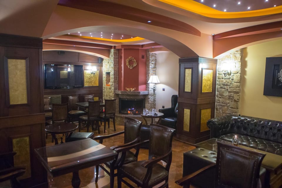 Communal lounge/ TV room, Lobby or reception, Lounge or bar