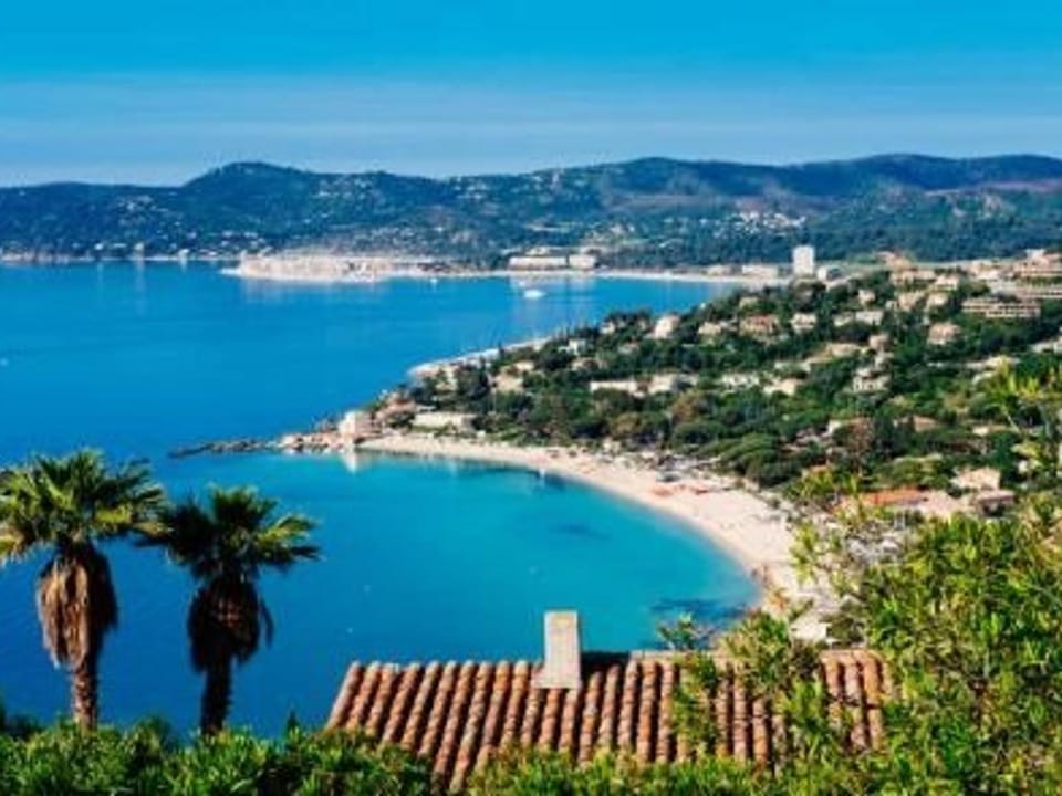 Studio 4 Pers. avec Terrasse sur la Plage au Lavandou - FR-1-251-251 Apartment in Le Lavandou