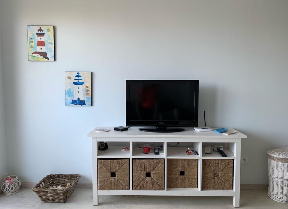 Communal lounge/ TV room, TV and multimedia