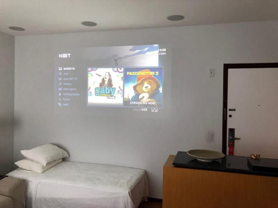 Communal lounge/ TV room, Bed, TV and multimedia