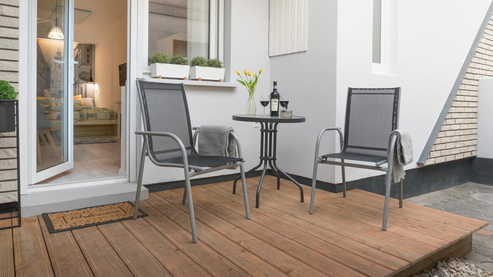 Balcony/Terrace, Garden view