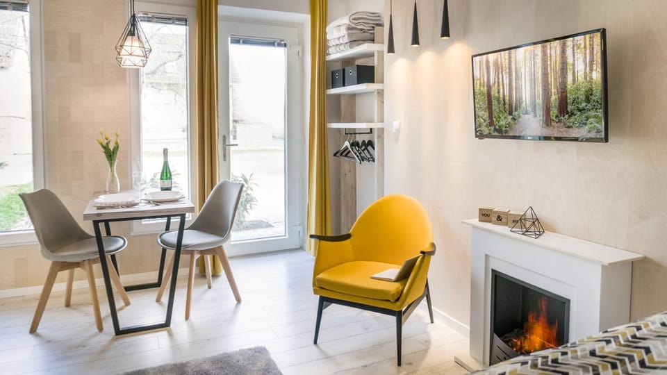 Living room, Seating area, Dining area