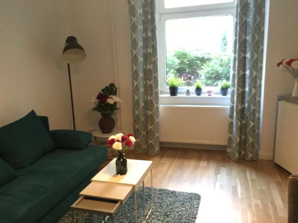 Living room, Photo of the whole room, Decorative detail, Seating area